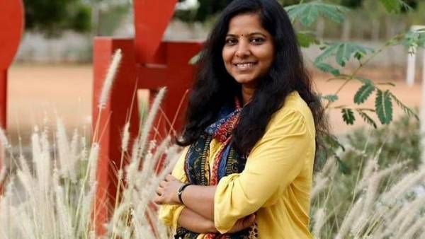 Kaali poster row : 'స్మోకింగ్ కాళి' పోస్టర్‌ను తొలగించాలి.. రంగంలోకి ఇండియన్ హైకమిషన్!