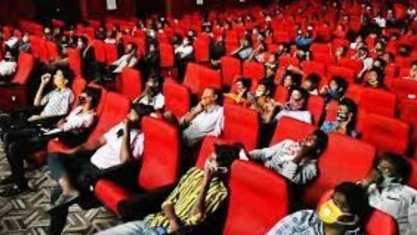 ఆన్‌లైన్‌లో సినిమా టికెట్ల విక్రయం.. ఏపీ సర్కారుకు షాకిచ్చిన హైకోర్టు