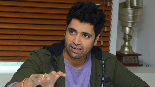 అడివి శేష్ కు కరోనా.. ఆ సినిమాలు చూడమంటూ ట్వీట్!