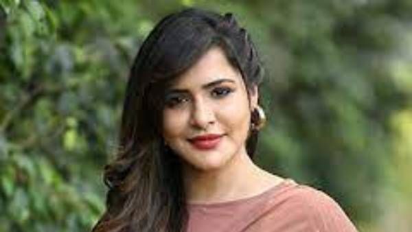 జీవితంలో అన్నీ వెన్నుపోట్లేనా?.. బిగ్ బాస్ బ్యూటీ అషు రెడ్డి పోస్ట్ వైరల్