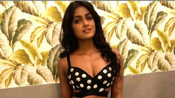 శృతి మించిన తెలుగు పిల్ల హాట్ ట్రీట్: ఖిలాడి మూవీలో కంటే దారుణంగా!