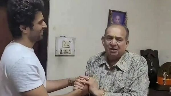 అప్పుడు అమితాబ్‌కు.. ఇప్పుడు విజయ్ దేవరకొండకు.. సారీ చెప్పిన ‘మరాఠా’ ఓనర్ మనోజ్ దేశాయ్