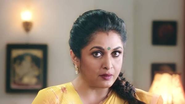 Ramya Krishnan బుల్లితెరపై గ్రాండ్ రీ ఎంట్రీ.. ఓంకార్‌తో కలిసి ఆహా అనిపించనున్న శివగామి