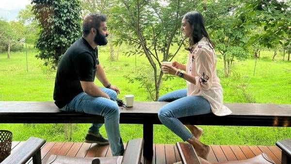 Jr NTR: భార్యతో బ్యూటీఫుల్ మూమెంట్ షేర్ చేసుకున్న తారక్.. ఫొటో వైరల్