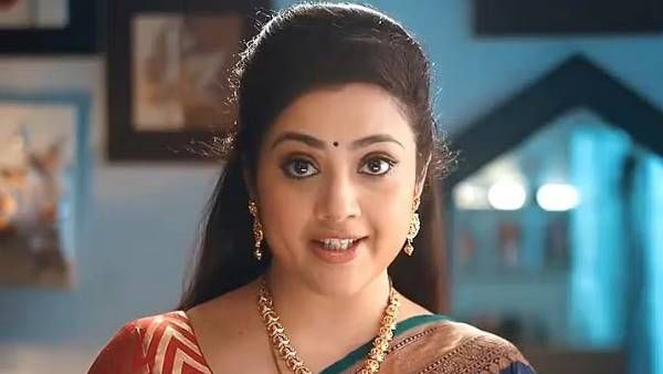 Meena Sagar: భర్త మరణం తరువాత తొలిసారిగా ఇలా కనిపించిన మీనా.. ఫొటో వైరల్!