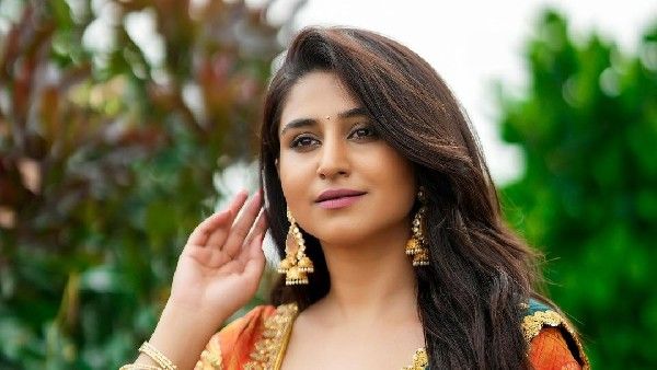 పెళ్లి జోష్‌లో యాంకర్ వర్షిణి.. అనుమానం రేకెత్తించిన ఇన్స్‌టాగ్రామ్‌ పోస్టు..జోరుగా రూమర్లు!