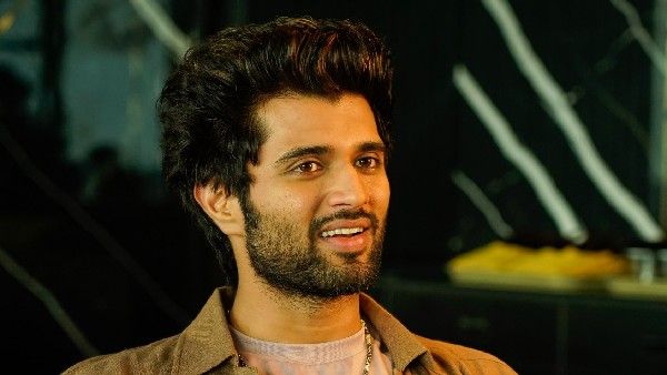 ఒకడు ఎదిగితే కాళ్లు పట్టి లాగుతారు.. అంతా దేవుడే చూసుకొంటాడు.. విజయ్ దేవరకొండ ట్వీట్ వైరల్