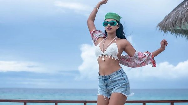 Amala Paul: బీచ్ లో అమలా పాల్ హాట్ షో.. మరి ఇంత అరాచకమా!