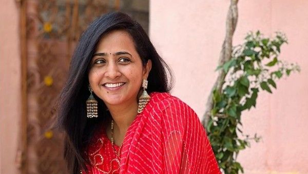 Anchor Lasya: హాస్పిటల్​ బెడ్​పై యాంకర్​ లాస్య.. అసలు ఏమైంది?