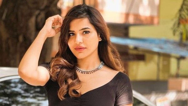 బాడీలో ఆ పార్ట్ పెరిగిందన్న అషు రెడ్డి: సెల్ఫీలో దాన్ని చూపించి మరీ!