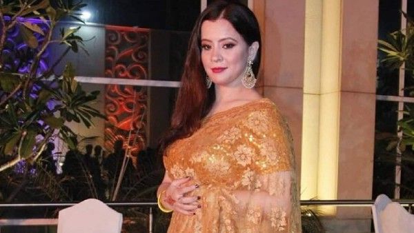 తలకిందులైన బుల్లితెర నటి జీవితం.. నగలు అమ్మేసి మరి కాల్ సెంటర్ లో పని