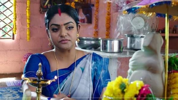 నా భర్తను చెరపెట్టిన మోనిత అంతం కావాలి.. వినాయకుడికి ముందు దీప ఎమోషనల్