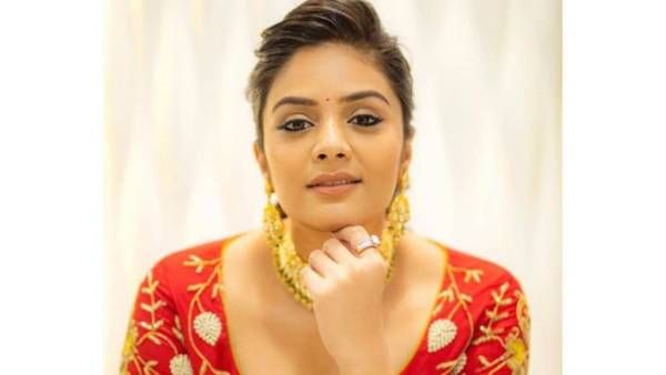 Sreemukhi: ఊ అంటావా మావ పాటతో శ్రీముఖి రచ్చ.. శేఖర్ మాస్టర్ తో అలాంటి స్టెప్పులు..