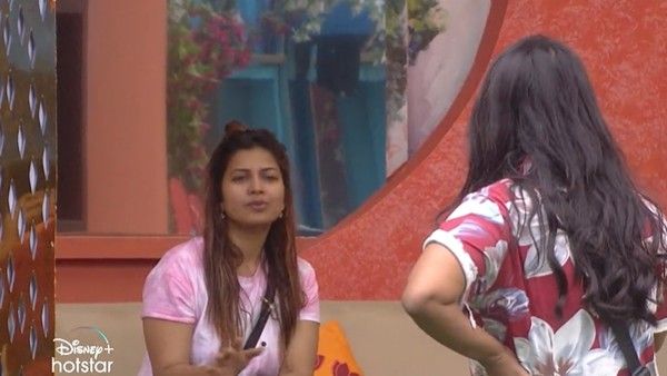 Bigg Boss Telugu 6:ఆట మొదలైంది.. మొదటి రోజే ఇనయతో గీతూ గొడవ.. ఫస్ట్​ టాస్క్​తో బిగ్​బాస్​ చిచ్చు..