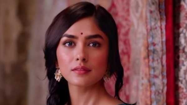 Mrunal Thakur: వ్యభిచార గృహంలో సీతా రామం హీరోయిన్.. రెండు నెలలు నరకం.. ఆ డైరెక్టర్ వల్లేనంటూ!