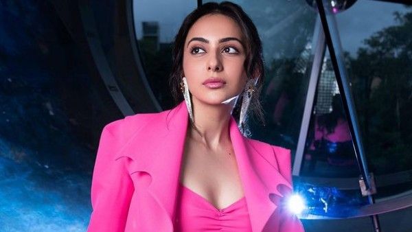 Rakul Preet Singh: రకుల్ ప్రీత్ సింగ్ వర్కౌట్ వీడియో.. ఘాటుగా అందాల ప్రదర్శన