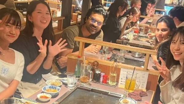 RRR Release in Japan రాంచరణ్ క్రేజ్ జపాన్‌లో రచ్చ రచ్చ.. విందులు, గిఫ్టులతో కేక పెట్టించిన ఫ్యాన్స్