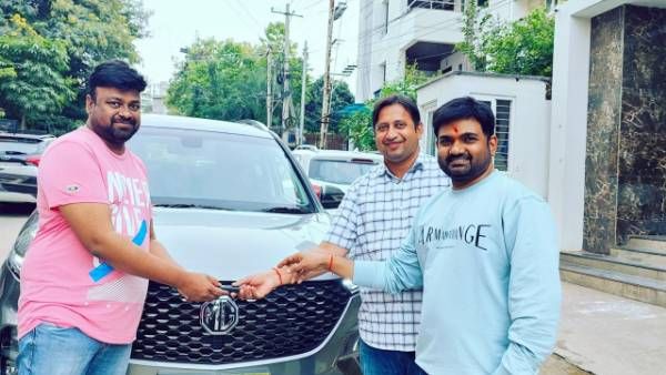 Baby డైరెక్టర్ సాయి రాజేశ్‌కు ఖరీదైన కారు.. సినిమా రిలీజ్‌కు ముందే మారుతి సర్‌ప్రైజ్ గిఫ్టు