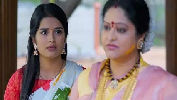 Janaki Kalaganaledu November 11th: పాముకి పాలు పోసి పెంచాను.. జానకి పై జ్ఞానాంబ కోపం!