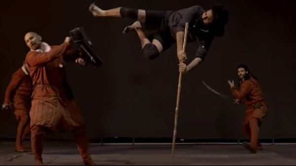 Pawan Kalyan ఫ్యాన్స్‌కు కిక్కిచ్చే న్యూస్: కెరీర్‌లోనే తొలిసారి వేయి మందితో!