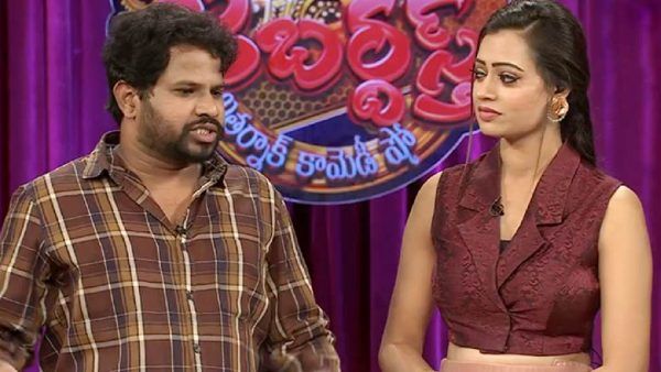 Jabardasth: కొత్త యాంకర్ పై హైపర్ ఆది తలధించుకునే కామెంట్.. సిగ్గు పడే విధంగా దారుణంగా..