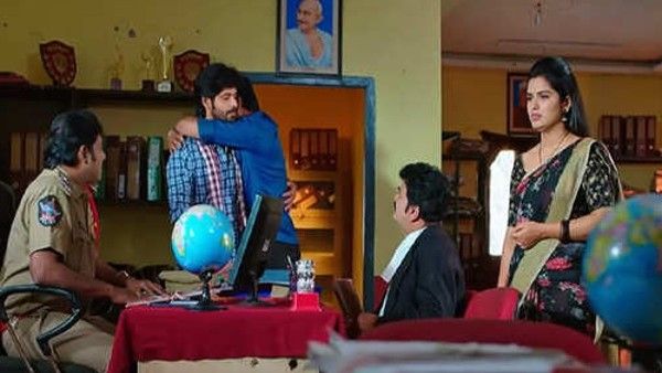 Janaki Kalaganaledu November 18th: అఖిల్ విడుదల.. ఐపీఎస్ డ్రీమ్ విషయంలో జానకి ట్విస్ట్!