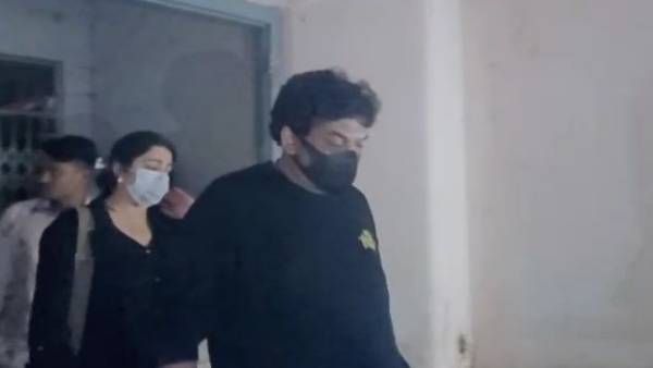 Liger సినిమాకు రాజకీయ నేత అక్రమ పెట్టుబడులు? పూరీ జగన్నాథ్, ఛార్మీని విచారించిన ఈడీ