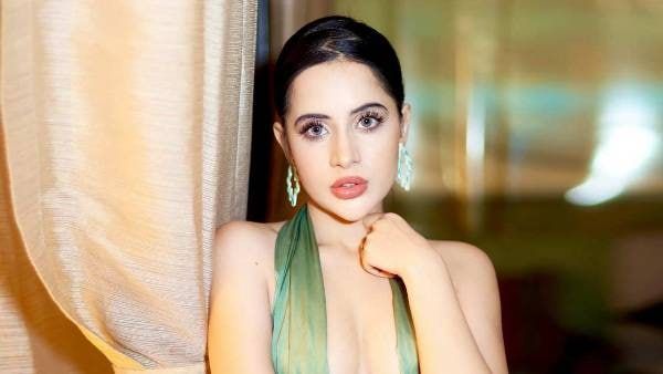 Urfi Javed: డ్రెస్ లేకుండా చేతులతో ప్రయివేట్ పార్ట్స్ ను దాచిన టెలివిజన్ నటి.. హద్దులు దాటేలా..