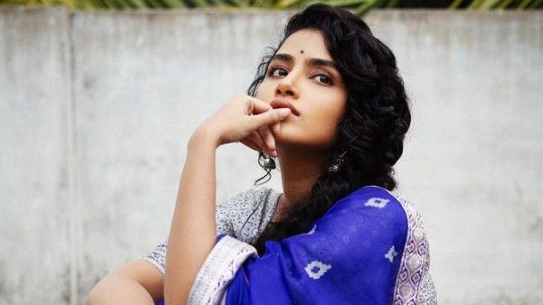 అక్కడ టాటూ వేయించుకున్న అనుపమ పరమేశ్వరన్: కొంగుచాటు అందాలతో హాట్ గా!