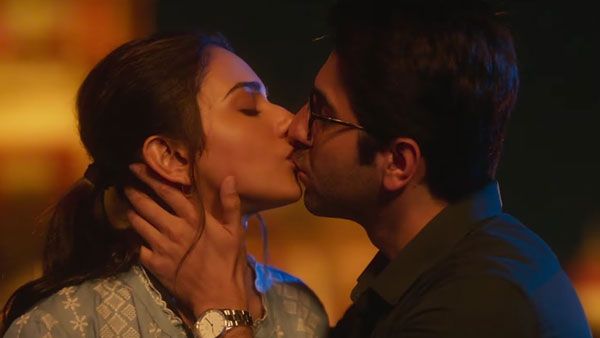 Rakul Preet Singh: ఆ హీరోకు మొత్తం లిప్స్ ఇచ్చేసిన రకుల్.. ఇలాంటి లిప్ లాక్ ఎక్కడైనా చూశారా?