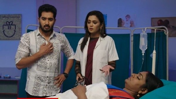 Karthika Deepam వంటలక్కకు గుండెపోటు.. చావుబతుకుల్లో దీప.. కార్తీక్ కంటతడి