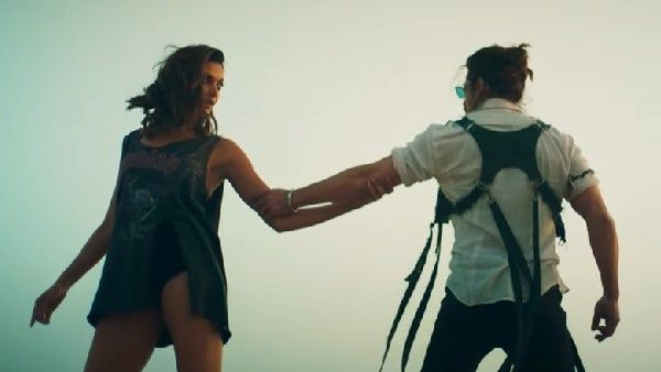 Pathaan నుంచి మరో రొమాంటిక్ సాంగ్.. దీపిక పదుకోన్ డోస్ ఏ రేంజ్‌లో ఉందంటే?