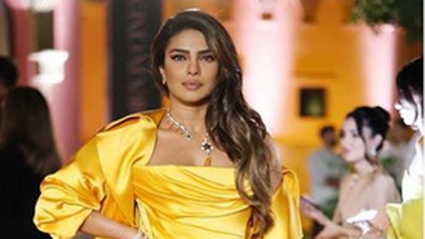 Priyanka Chopra పసుపు పచ్చ బికినీలో అదరగొట్టిన ప్రియాంక చోప్రా.. దుబాయ్‌లో అందాల ఆరబోత రచ్చ