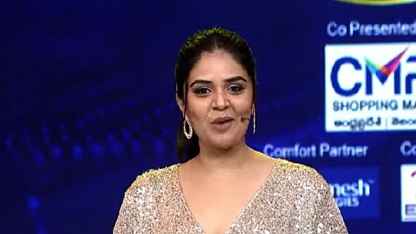 BB Jodi: పొట్టి నిక్కరులో స్టేజ్ పైనే శ్రీముఖి రచ్చ.. అంత లావుగా ఉందంటూ అర్జున్ కామెంట్