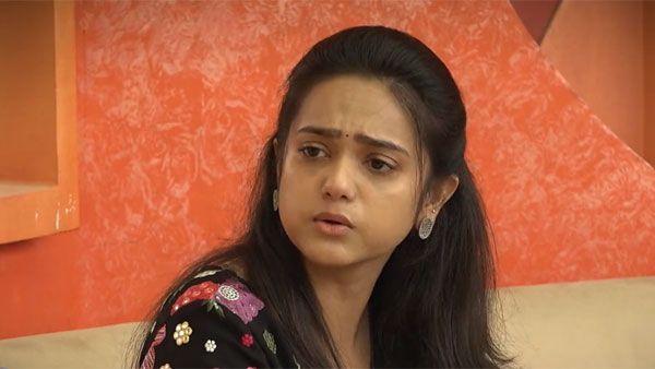 Bigg Boss: భార్య కాకుండా ఎవరైనా ఉన్నారా? పెళ్లికి ముందు ఆ పని చేయలేదా? మగాళ్లతో శ్రీ సత్య అసభ్యంగా!