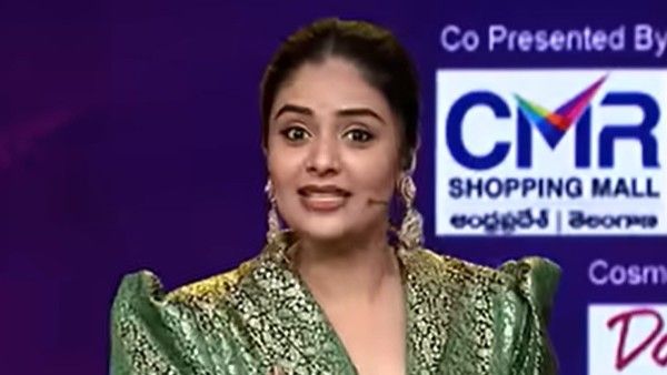 Sreemukhi: దిల్ రాజును ఇమిటేట్ చేసిన యాంకర్ శ్రీముఖి.. వేనుమా, ఇరుక్కు అంటూ ఘోరంగా!