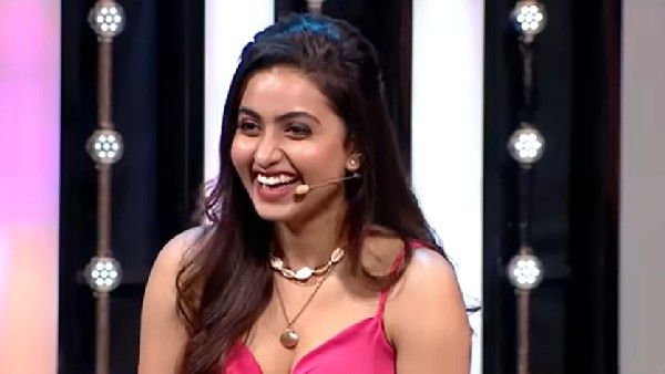 దీపిక పిల్లిపై కమెడియన్ షాకింగ్ కామెంట్స్.. సుధీర్ కే దొరకట్లేదు అంటూ ఘోరంగా!