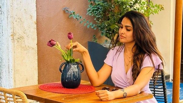 షర్ట్ విప్పేసి మరి బిగ్ బాస్ దివి అరాచకం.. బ్రాలో హీట్ పెంచేలా అందాలు, వీడియో వైరల్!