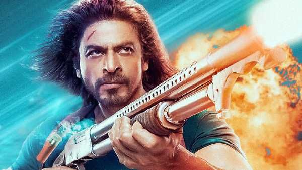 Pathaan షారుక్ బాక్సాఫీస్ రచ్చ.. బాహుబలికి రికార్డుకు చేరువగా.. తొలి రోజే 100 కోట్లు?