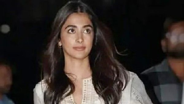 Pooja Hegde ప్రముఖ ఆలయంలో పూజా హెగ్డే .. ఆ కోరిక తీర్చుకొనేందుకు పూజలు?