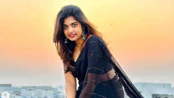 జబర్ధస్త్ రీతూ చౌదరి హాట్ వీడియో వైరల్: తండ్రి చనిపోయిన వారానికే ఇలాంటివా!