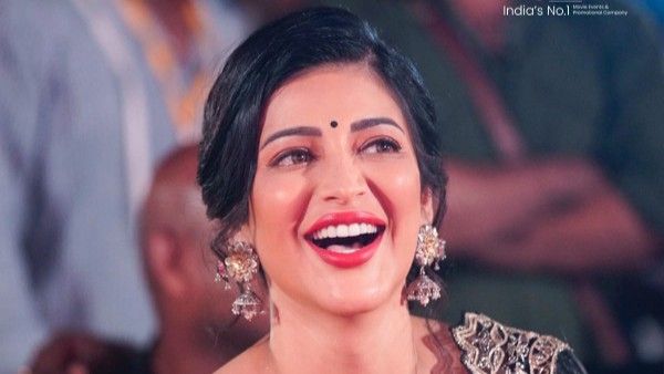 గోల్డెన్ హార్ట్‌ ఉన్న రియల్ సింహం.. బాలయ్యపై శృతిహాసన్ హాట్ కామెంట్..