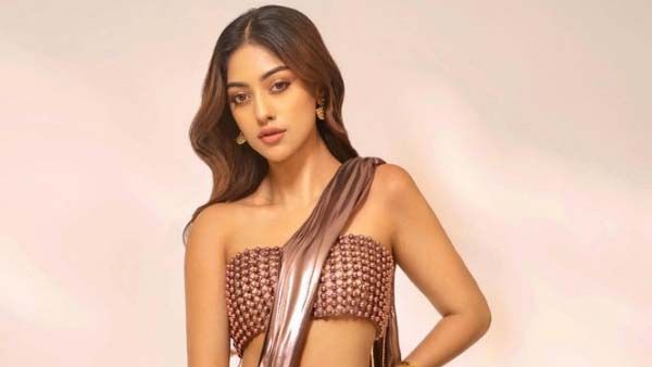 బెడ్‌పై రెచ్చిపోయిన హీరోయిన్: నైట్ డ్రెస్‌లో అల్లకల్లోలమైన హాట్ షో