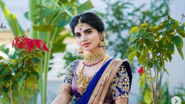 సీక్రెట్‌గా జబర్ధస్త్ వర్ష ఎంగేజ్‌మెంట్: ఇంట్లో వాళ్లు ఫోర్స్ చేయడంతో.. పెళ్లి కొడుకును చూపించి!