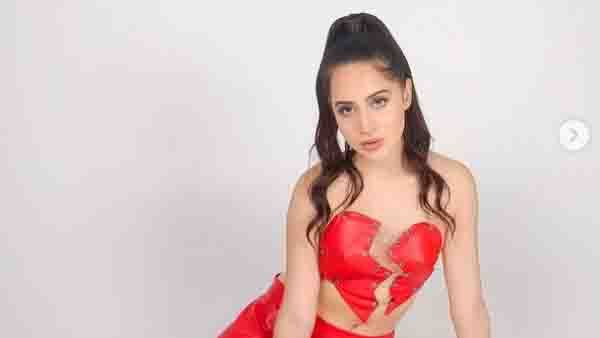 నగ్నంగా బిగ్ బాస్ బ్యూటి.. అన్నీ కనిపించేలా డర్టీ పిక్చర్స్.. ఫొటోలు వైరల్