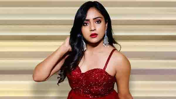 స్పోర్ట్స్ బ్రాలో షాకిచ్చిన వితిక: వరుణ్ సందేశ్ భార్య అరాచకమైన హాట్ షో