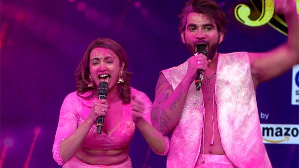 ఇద్దరితో తేజస్వి ఘాటు రొమాన్స్.. హీట్ పుట్టించే భంగిమలు.. రతి కామదేవన్ అంటూ!