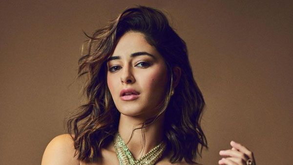 లైగర్ బ్యూటీ అనన్య పాండే ఓపెన్ షో.. థైస్ పైవరకు మొత్తం చూపిస్తూ అతనితో ఘాటు పోజులు!