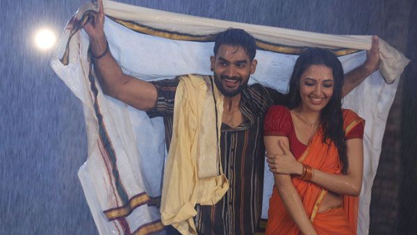 Bedurulanka 2012: 8 ఎకరాల రొయ్యల చెరువులో సాంగ్.. రొమాంటిక్ గా కార్తికేయ-నేహా శెట్టి