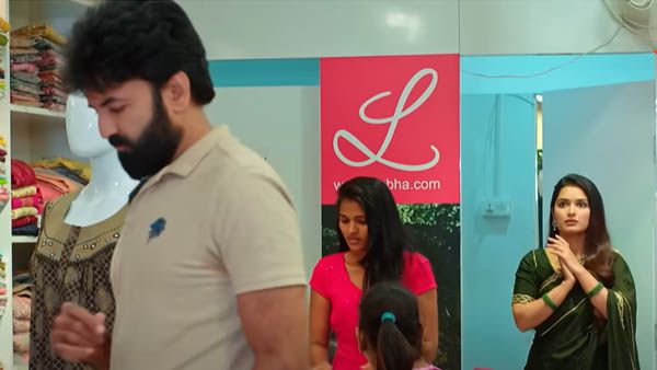 Janaki Kalaganaledu March 24th: మనోహర్ కంట పడకుండా తప్పించుకున్న జానకి.. అనుమానం మొదలైంది!